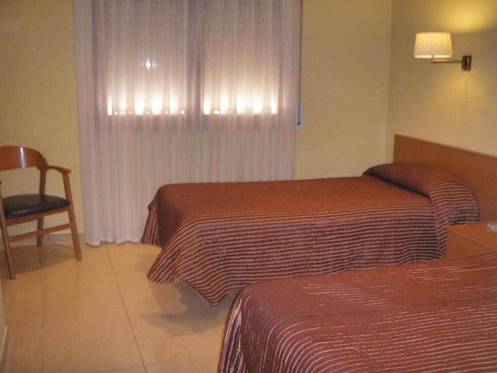 Hostal Mallorquines Riudarenes Номер фото