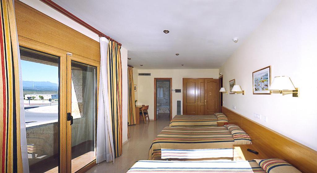 Hostal Mallorquines Riudarenes Екстер'єр фото